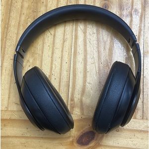Beats Studio 3’s, great condition
